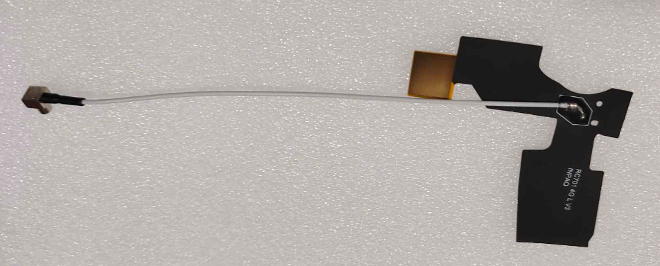 YC.DZ.AA000404-4G Antenna (Left)