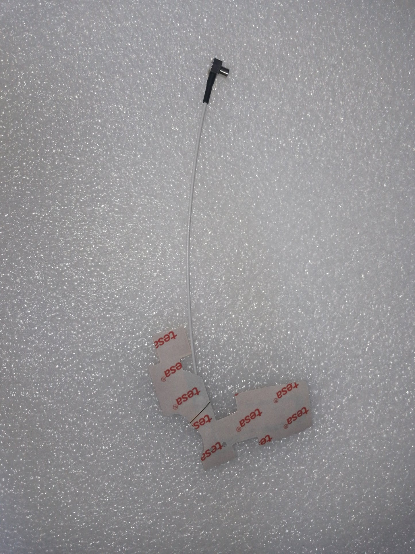 YC.DZ.AA000404-4G Antenna (Left)