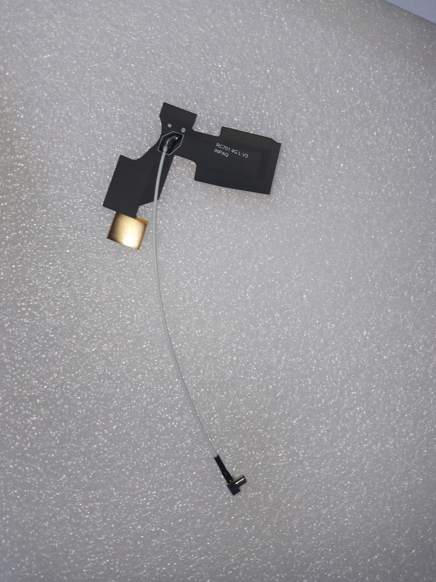 YC.DZ.AA000404-4G Antenna (Left)