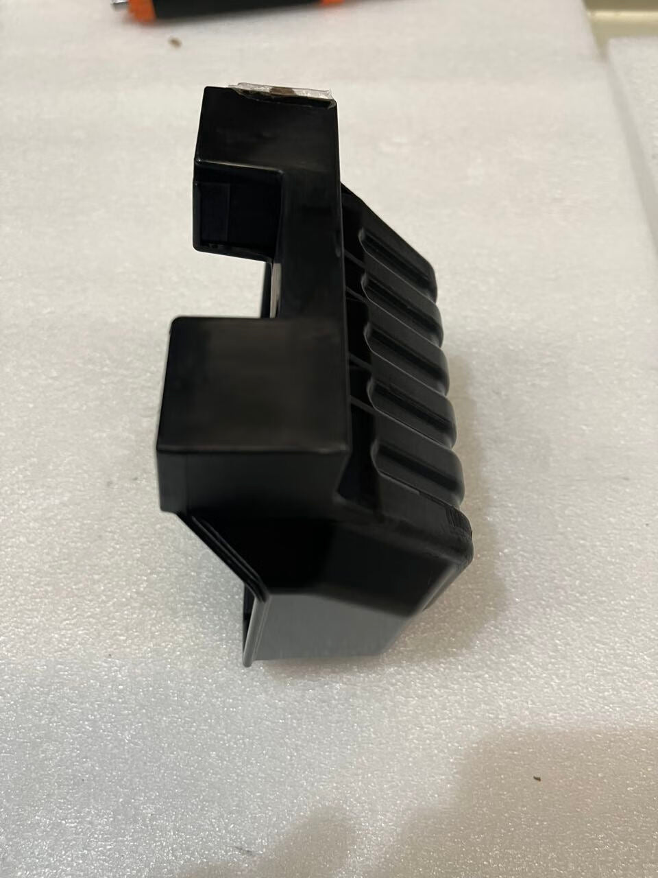 YC.DZ.GR000571-D12500iE - Power Plug Fixing Block (ZS)