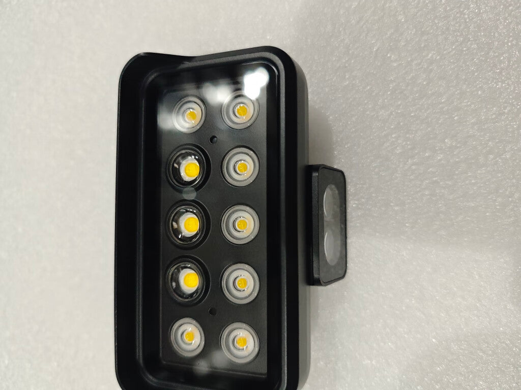 BC.AG.SS001020-spotlight